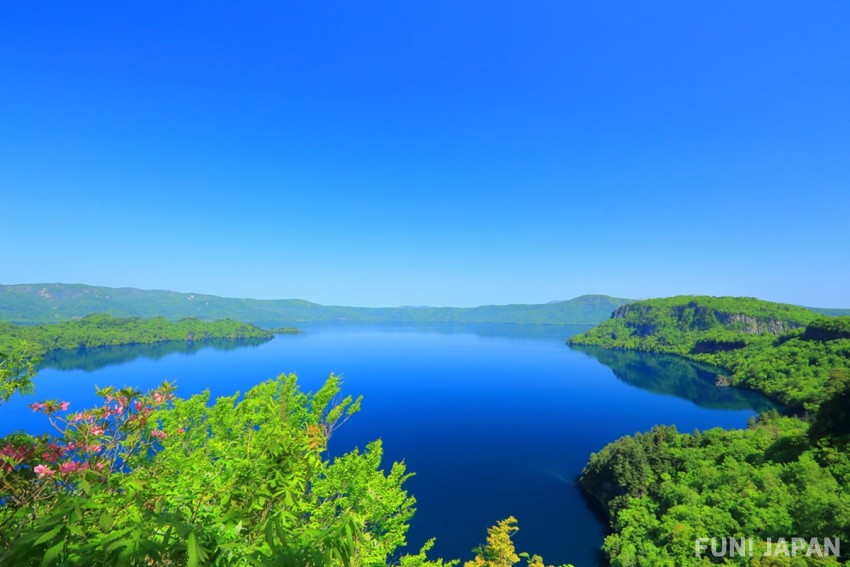 日本「十和田湖」的季節性美景